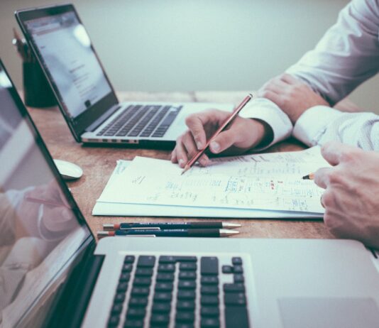 Overcome common remote teamwork challenges with technological solutions – Views from EJ Dalius EJ Dalius